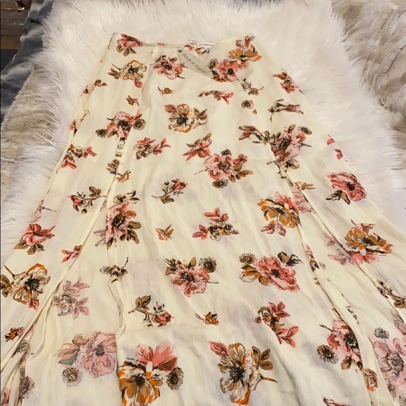 Dance & Marvel Floral Slit Maxi Skirt Ivory M NWT - Picture 10 of 10